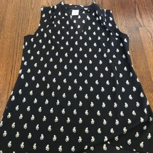 cabi patterned sleeve less split neck blouse